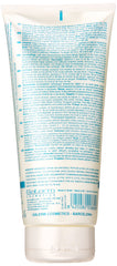Salerm 21 aplicación diaria suaviza y protege el cabello durante el peinado.