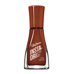Esmalte Sally Hansen Insta-Dri con secado rápido para manicura rápida.