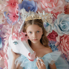 Schmoopy tiara novia cristales brillantes realza peinado y estilo nupial.