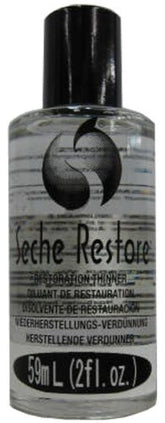 Seche Restore: vertido de frasco para una aplicación suave y uniforme.