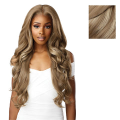 Sensationnel Bare Lace close-up shows thin lace for an invisible hairline