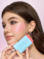 SHEGLAM Glow Blush Stick: textura cremosa que se funde para un acabado natural.