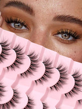 Siligli Lashes natural cat-eye 15mm wispy outer flare for a lifted, eye-enhancing look.
