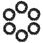 Silvr Bear pack de scrunchies satin skinny negros ofrece sujeción suave para uso diario.