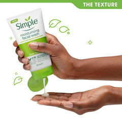 Fórmula sin parabenos de Simple Kind to Skin para piel sensible.