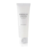 SKIN1004 tono-brillante: botella frontal para una limpieza suave que preserva la hidratación.