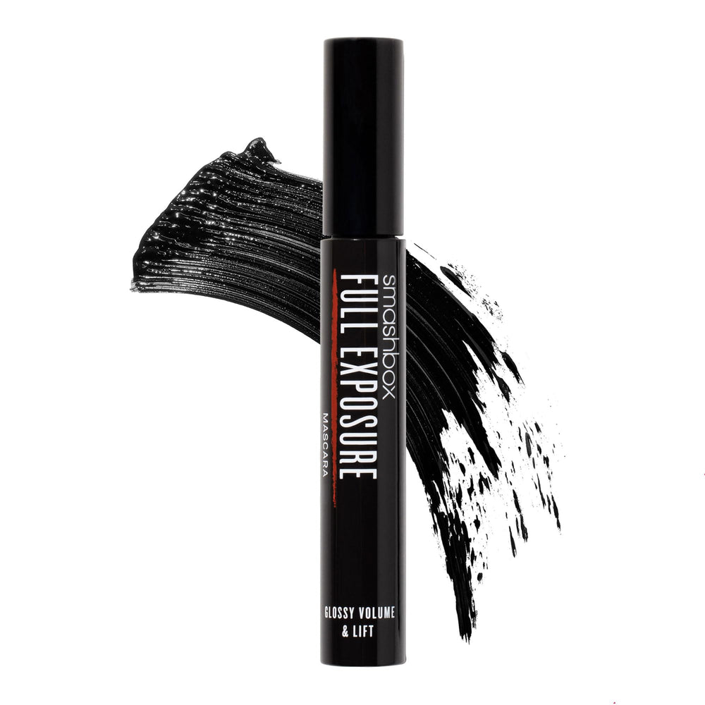 Smashbox Full Exposure Mascara brush close-up showing root-grab action for defined lashes.