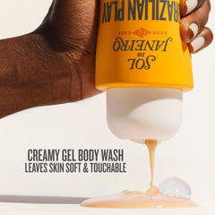 Sol de Janeiro Gel de Ducha aplicándose en la ducha, espuma suave