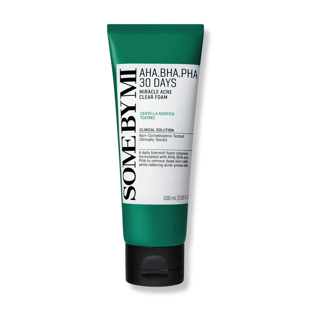 SOME BY MI Miracle Clear Foam: botella elegante para limpieza suave diaria.