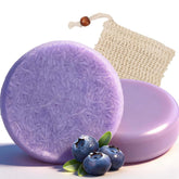 SQUISHYSOFTIES Blueberry Fields barra champú sólido para cabello fino, deja sensación de limpieza y control.