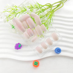 SRIMNUYY detalle plateado en las uñas para destellos elegantes.
