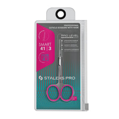Staleks Pro ergonomic grip highlighting long straight handles for secure, comfortable use