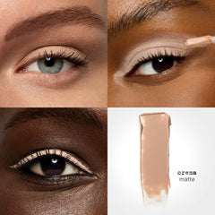 Stila Liqua Play applicator blending the creamy shadow smoothly.