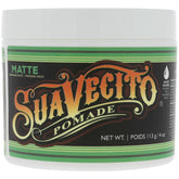 Suavecito Pomada Matte sin brillo, envase práctico para uso diario.