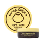 Sun Bum Sonny's Original Surf Paste frente a la botella, acabado mate suave.