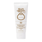 Sun Bum Mineral SPF 50 loción corporal, acabado mate, uso diario al aire libre.