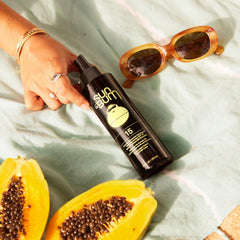 Sun Bum Aceite Bronceador hidratante - textura ligera para uso diario.