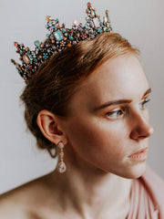 SWEETV crown side detail showing gold-plated band and beadwork for an elegant silhouette.
