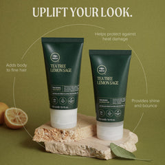 Tea Tree Lemon Sage, textura ligera, da volumen sin sensación pesada.