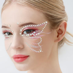 Teenitor drops face jewels for bold festival-ready shimmer.