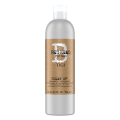 Botella de TIGI Bed Head B For Men Clean Up Peppermint que aporta volumen y brillo