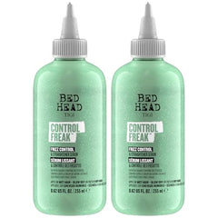 TIGI Bed Head Control Freak Serum: botella y control del frizz para rizos definidos.