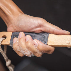 Toem Lufa Fibras Bambú Carbón: exfoliación suave y limpieza profunda.