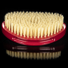 Torino Pro 1500 wood handle ergonomic grip during grooming sessions