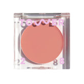 Tower 28 BeachPlease: aplicación suave en mejillas y labios para color natural.