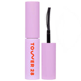 Tower 28 MakeWaves Mascara mini con empaque reciclado para un uso sostenible.