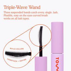 Tower 28 MakeWaves Mascara mini ofrece resistencia a la humedad para looks duraderos.