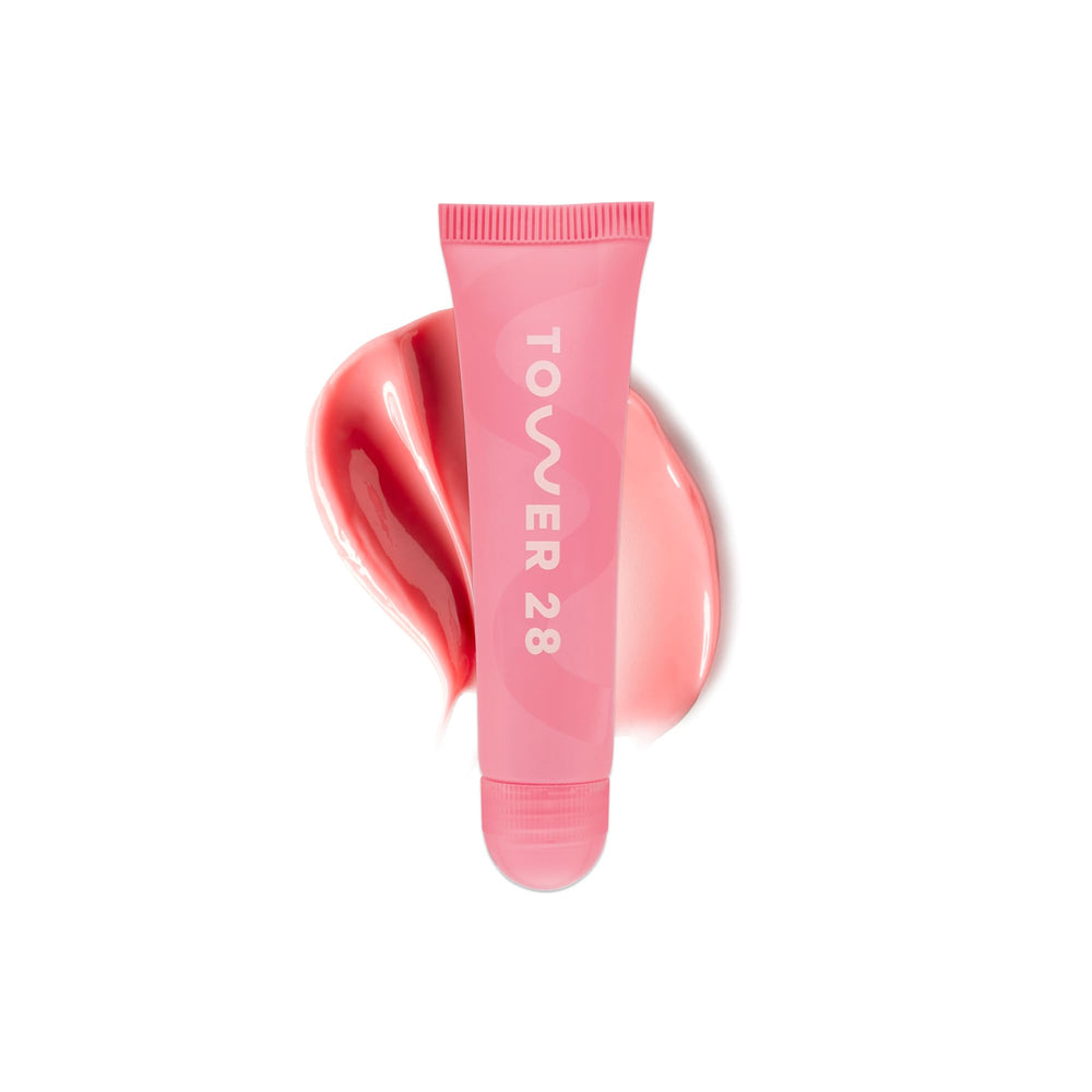 Tower 28 LipSoftie bálsamo labial tono rosado para labios suaves e hidratados.