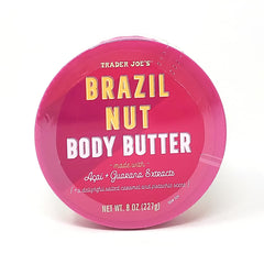 Trader Joe's Brazil Nut Body Butter en aplicacion suave para piel lisa y nutrida.