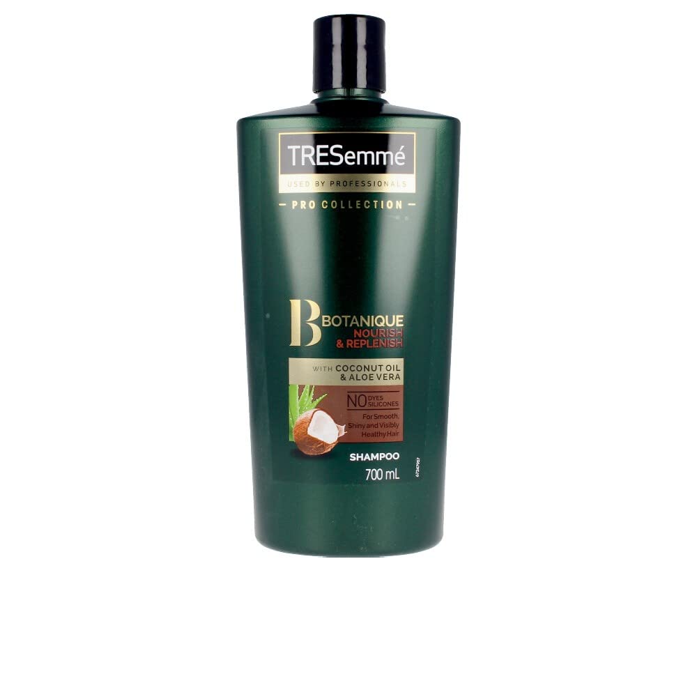 TRESemmé Botanique Nutre Champú, lavado suave para cabello nutrido y flexible.