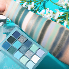 UCANBE 15-color palette matte textures closeup show blending possibilities.