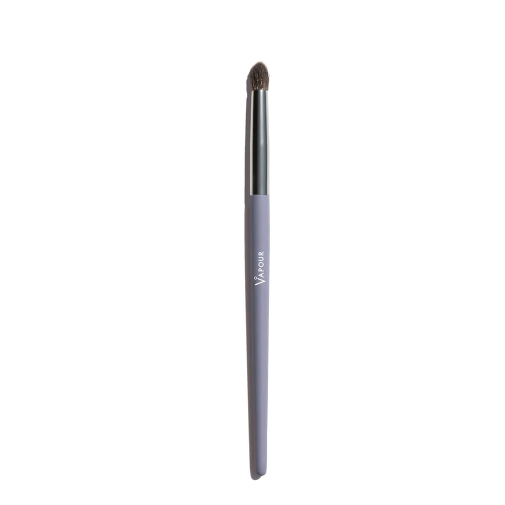 Vapour Beauty detail brush for precise smoke-out on the top lash line.