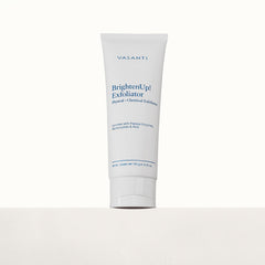 VASANTI Exfoliating Face Wash papaya slices evoke enzyme-based exfoliation benefits
