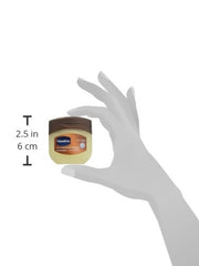 Vaseline de petróleo con manteca de cacao, textura cremosa para piel suave.