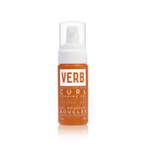 VERB Curl Foaming Gel: botella elegante lista para definición diaria.