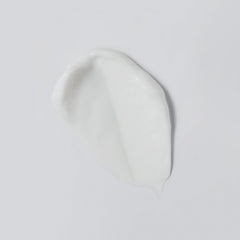 Textura cremosa de Versed Skin Soak para suavizar la piel