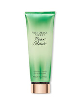 Victoria's Secret Pear Glace: botella de loción con aroma duradero para uso diario.