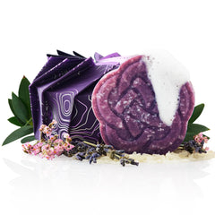 Barra de champú Viori morado con textura suave lista para uso diario