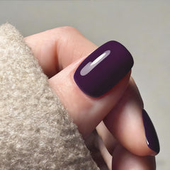 Close-up of Vishine bottle cap displaying vibrant purple gelpolish finish
