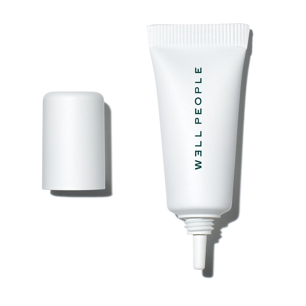 Well People Bio Correct Concealer cubre imperfecciones con acabado natural.