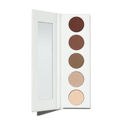 Well People Power Palette con sombras mate y brillo para looks elegantes y duraderos.