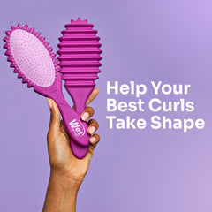 Wet Brush Curl Shaper demonstrating IntelliFlex bristles for gentle glide.