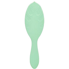 Wet Brush Go Green bristles closeup shows gentle detangling with Intelliflex.