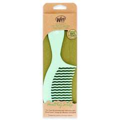 Wet Brush Go Green Tea Tree Oil Infused Treatment Comb nourishes scalp and hair.