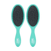 Wet Brush Original Detangler Aqua Pack 2 glides through wet or dry hair with minimal tugging.
