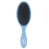 Wet Brush Original Detangler Sky close-up shows flexible bristles for gentle detangling.